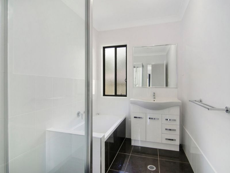 18 Angahook Crescent, Upper Coomera QLD 4209