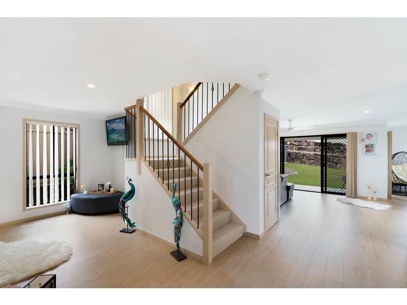 13 Caragh Crescent, Oxenford QLD 4210