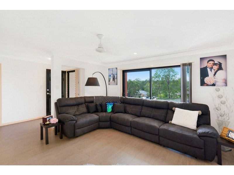 13 Caragh Crescent, Oxenford QLD 4210