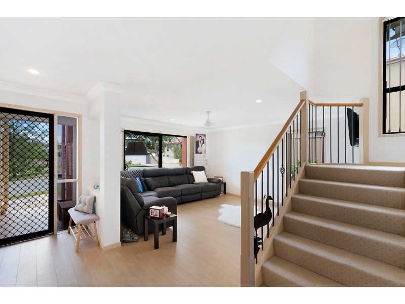 13 Caragh Crescent, Oxenford QLD 4210