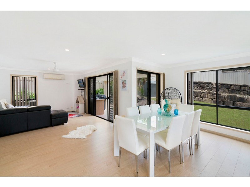 13 Caragh Crescent, Oxenford QLD 4210