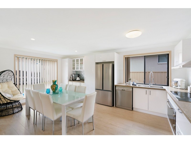 13 Caragh Crescent, Oxenford QLD 4210