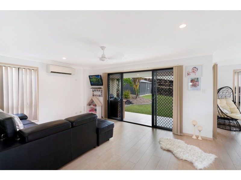 13 Caragh Crescent, Oxenford QLD 4210