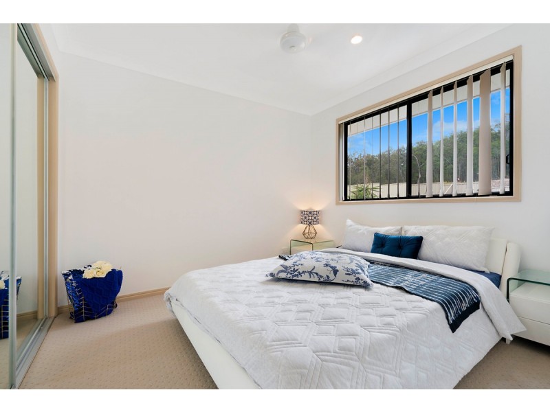 13 Caragh Crescent, Oxenford QLD 4210