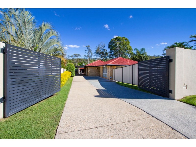 3 Narooma Place, Helensvale QLD 4212
