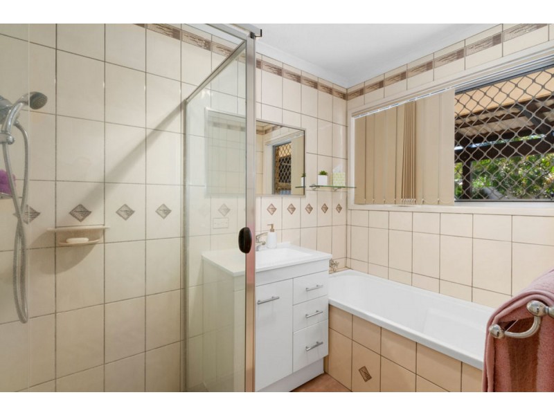 3 Narooma Place, Helensvale QLD 4212