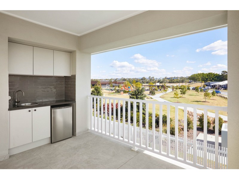 19 Laurel Drive, Helensvale QLD 4212