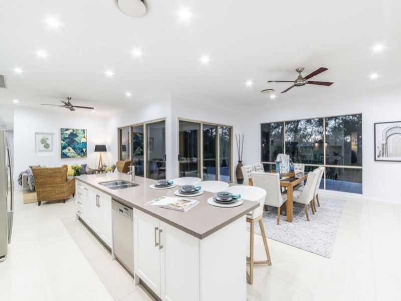 18B Uplands Drive, Parkwood QLD 4214