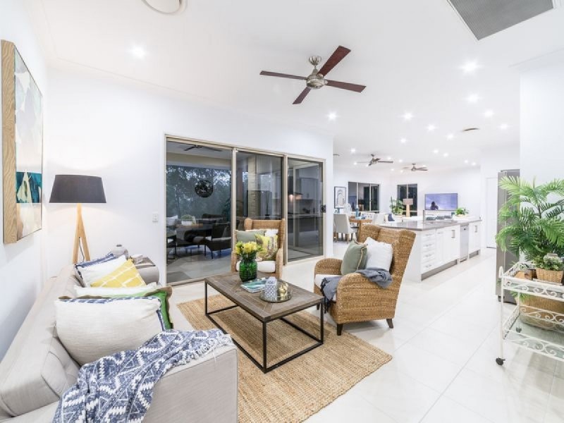 18B Uplands Drive, Parkwood QLD 4214