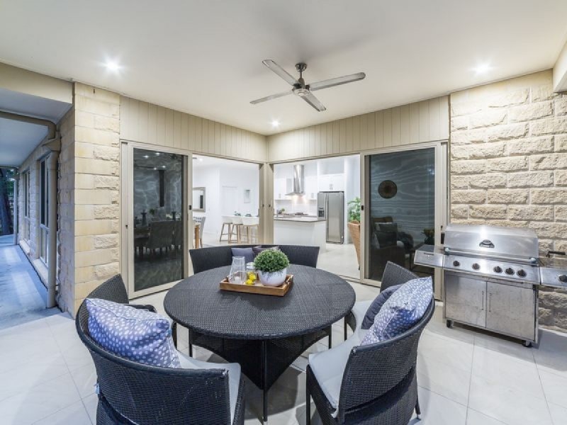 18B Uplands Drive, Parkwood QLD 4214