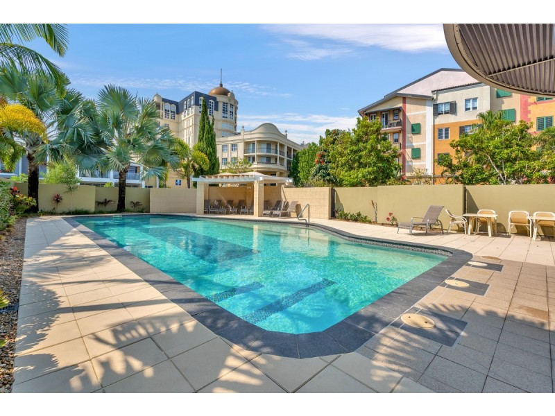 3074 Quay South Drive, Carrara QLD 4211