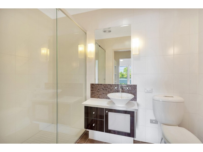 3074 Quay South Drive, Carrara QLD 4211