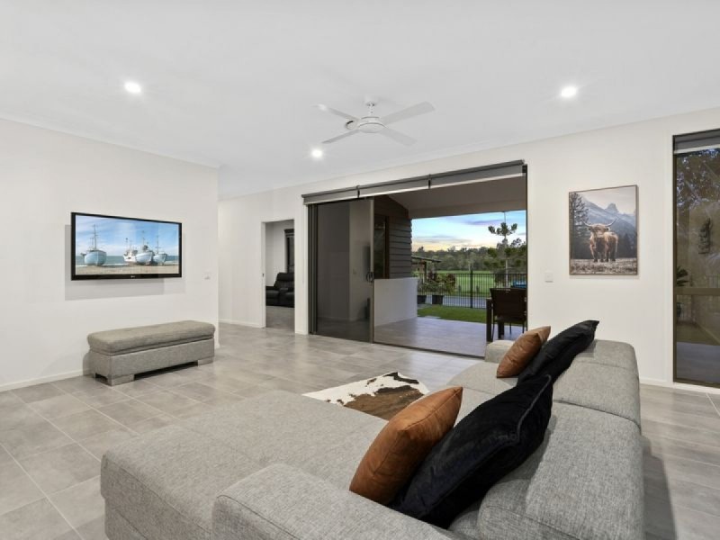 2 Settlers Avenue, Maudsland QLD 4210