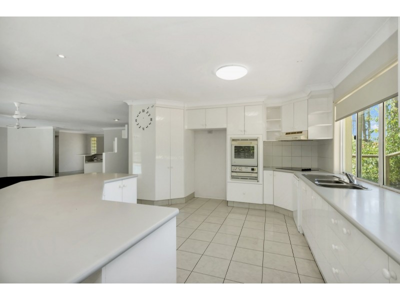 10 Timberlea Court, Helensvale QLD 4212