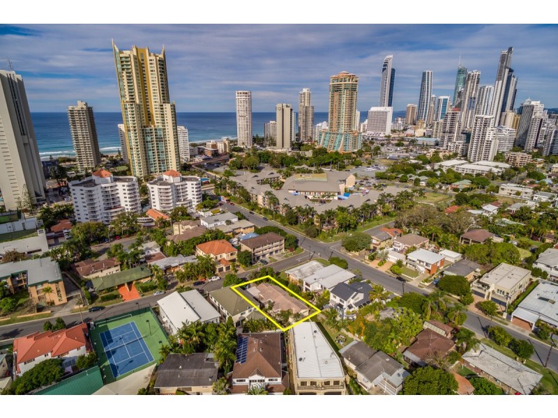 24 Oak Avenue, Surfers Paradise QLD 4217
