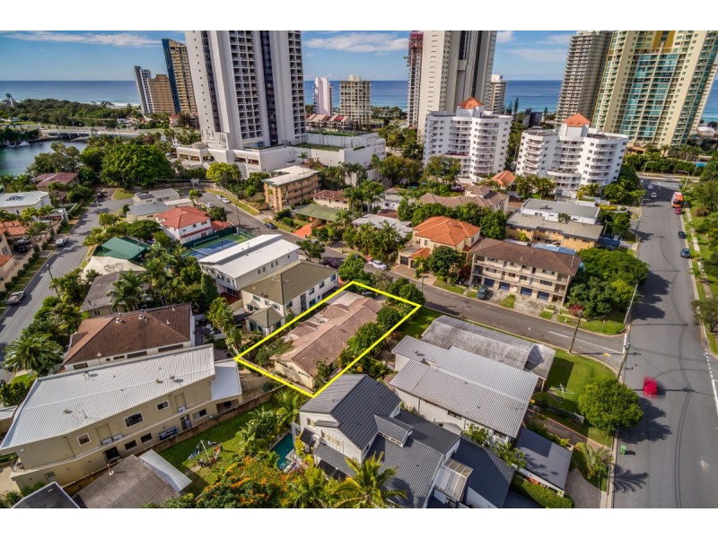 24 Oak Avenue, Surfers Paradise QLD 4217