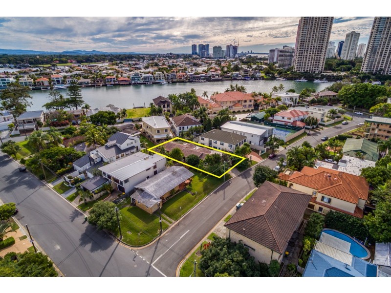 24 Oak Avenue, Surfers Paradise QLD 4217