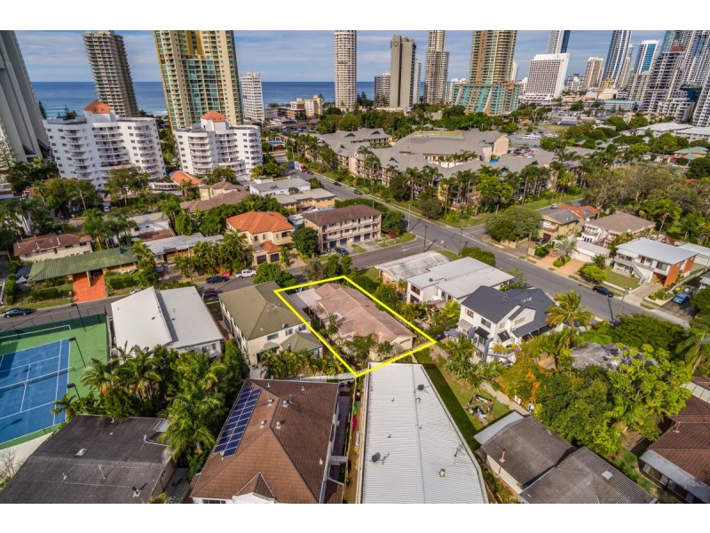 24 Oak Avenue, Surfers Paradise QLD 4217