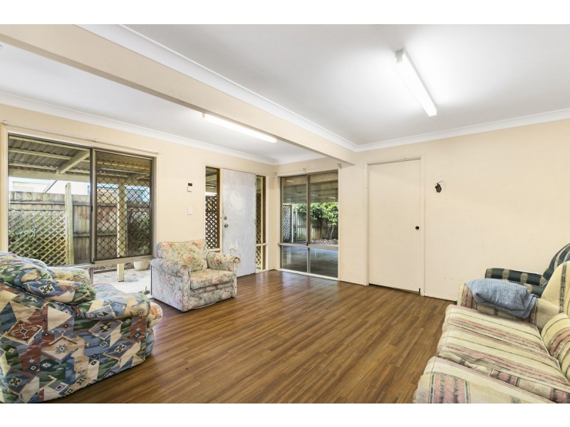 24 Oak Avenue, Surfers Paradise QLD 4217