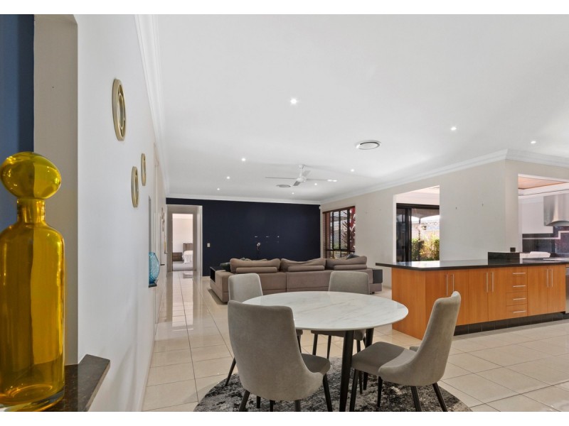 8 Lagos Court, Coombabah QLD 4216