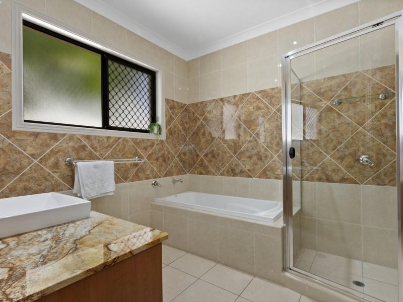 8 Lagos Court, Coombabah QLD 4216