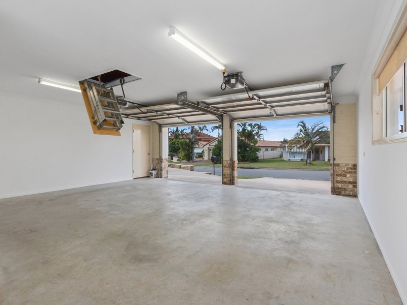 2 Creekview Street, Helensvale QLD 4212