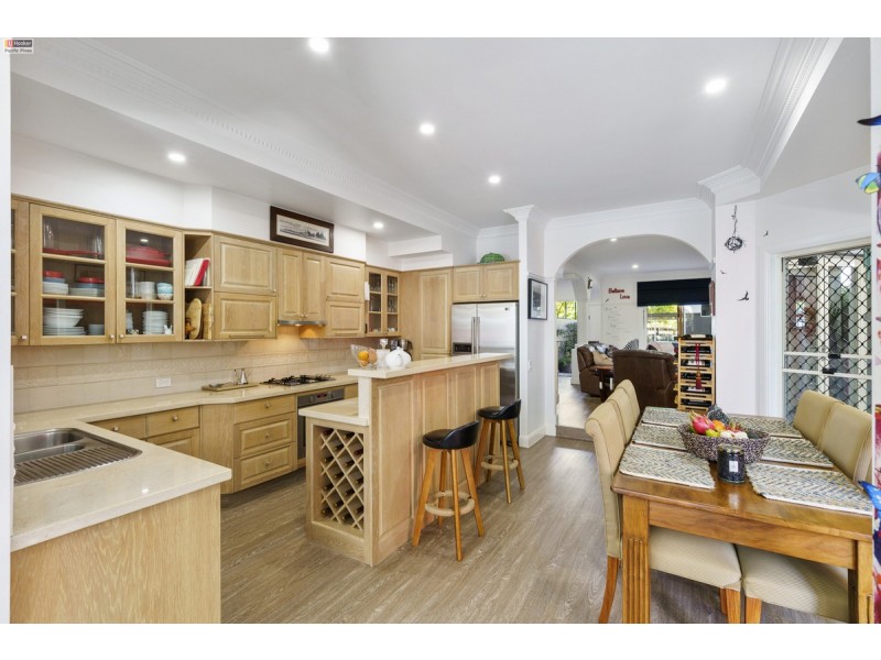 2/35 Peak Avenue, Main Beach QLD 4217