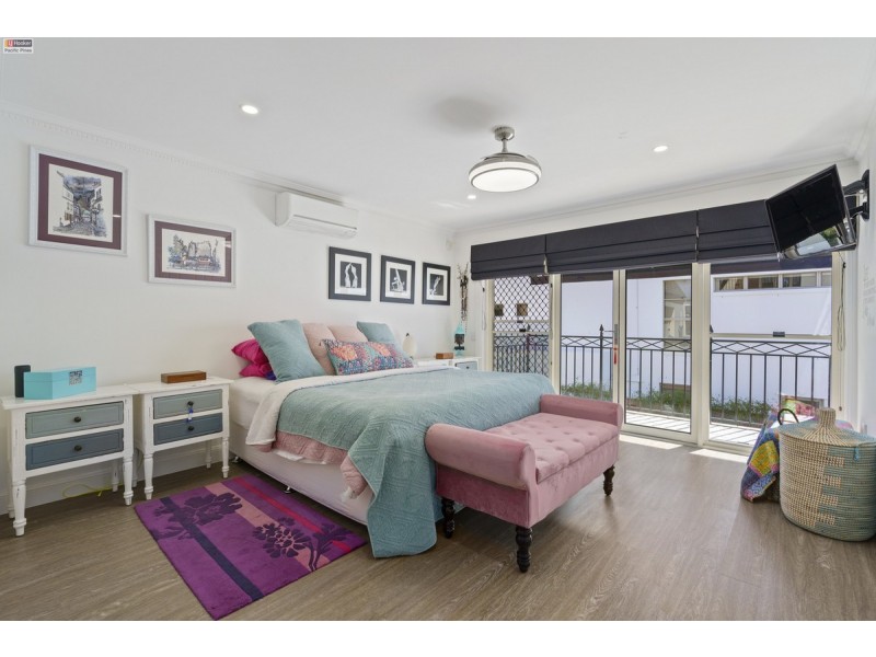 2/35 Peak Avenue, Main Beach QLD 4217