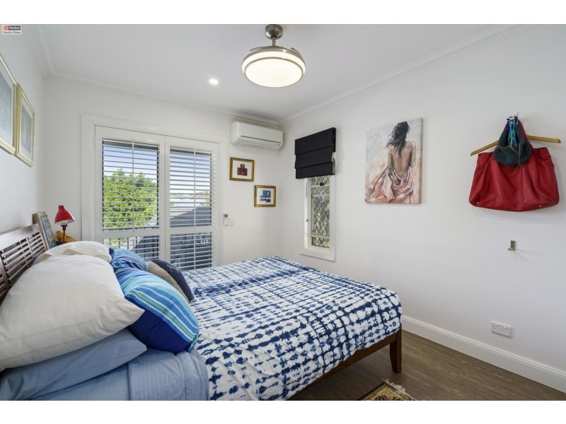 2/35 Peak Avenue, Main Beach QLD 4217