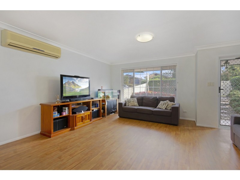 232 Mildura Drive, Helensvale QLD 4212