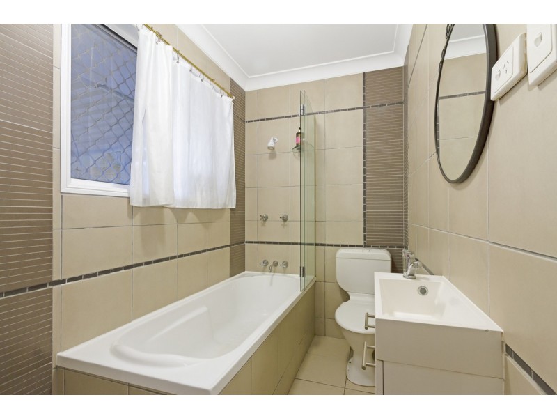 232 Mildura Drive, Helensvale QLD 4212