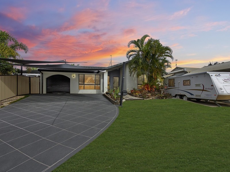 17 Minden Crescent, Helensvale QLD 4212