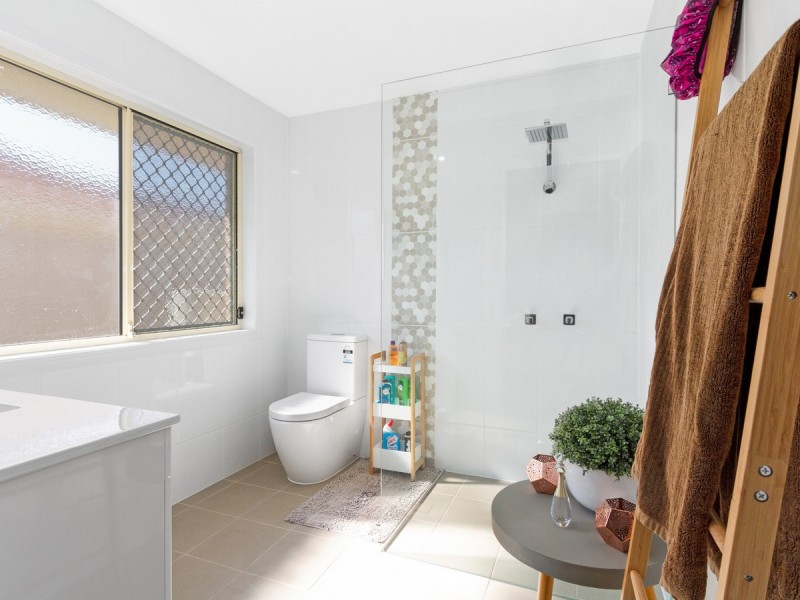 42 Meadow Way, Upper Coomera QLD 4209