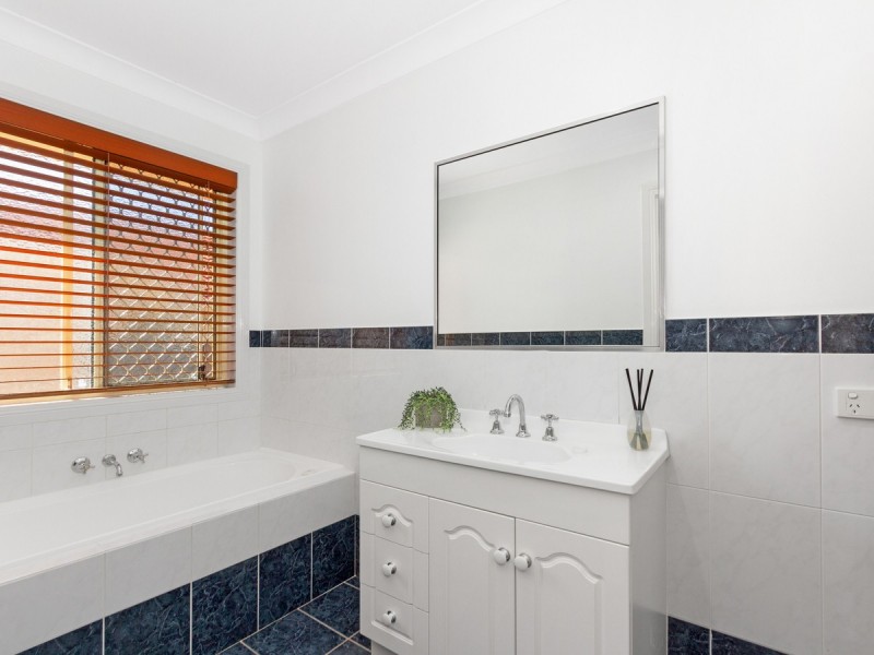 42 Meadow Way, Upper Coomera QLD 4209