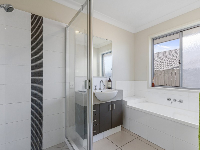 39 Christopher Street, Pimpama QLD 4209