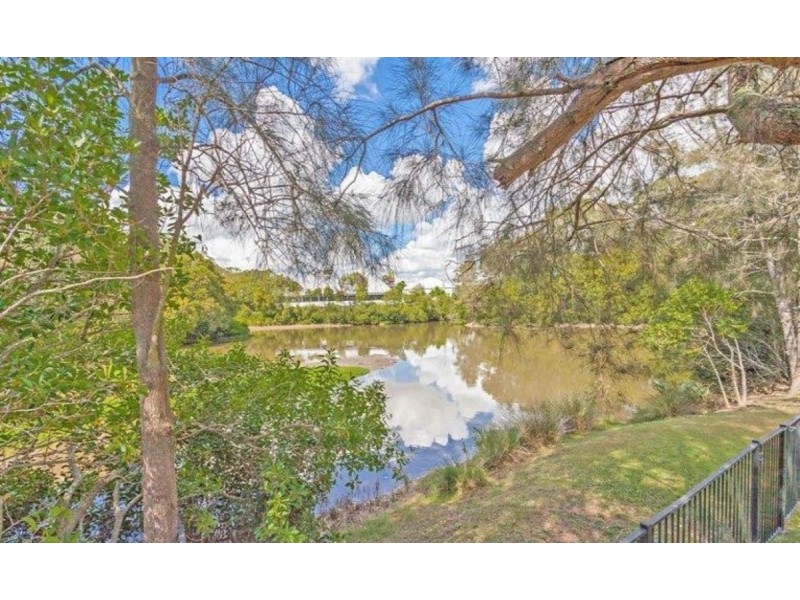 21 River Oak Drive, Helensvale QLD 4212