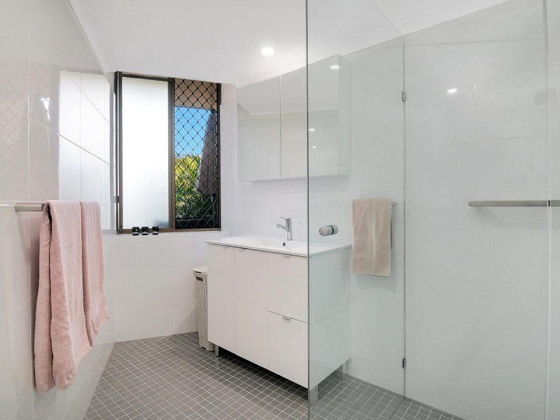 6/8 Paradise Parade, Paradise Point QLD 4216