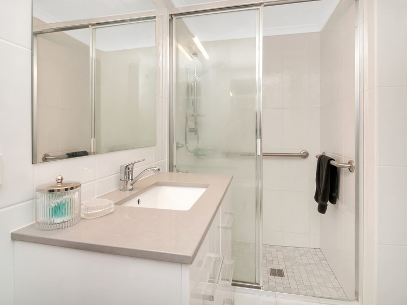 6/8 Paradise Parade, Paradise Point QLD 4216