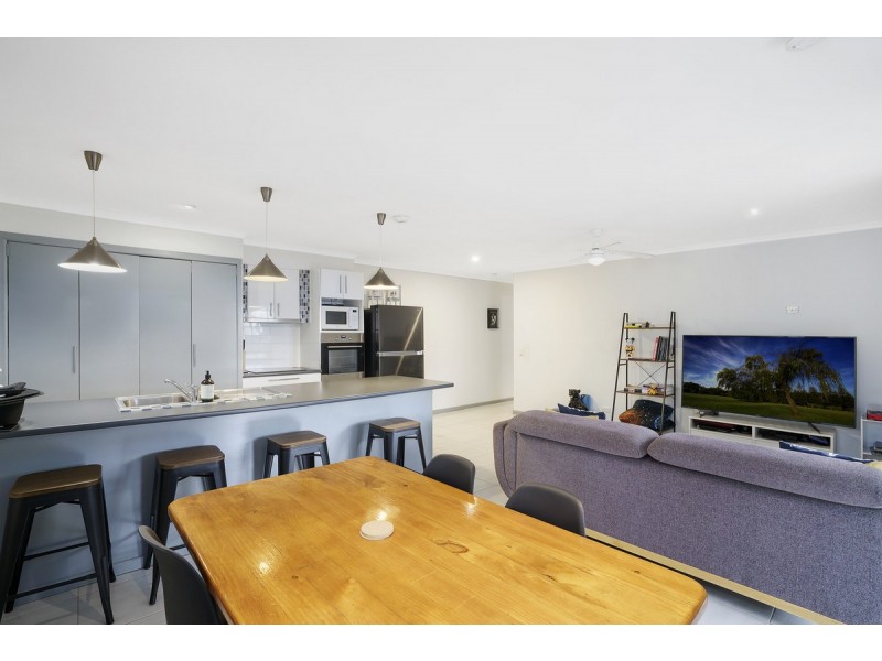 1/8 Columbia Court, Oxenford QLD 4210