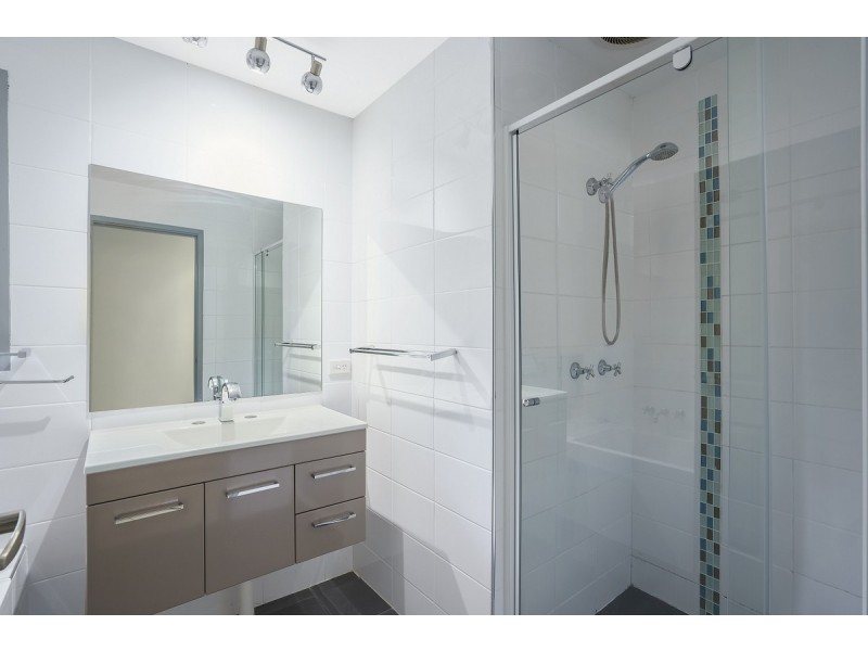 1/8 Columbia Court, Oxenford QLD 4210