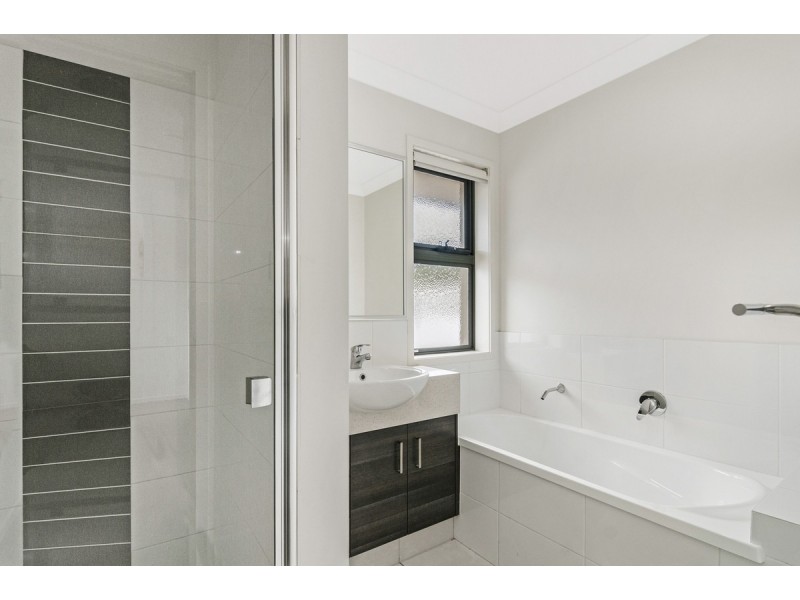 40 Rose Valley Drive, Upper Coomera QLD 4209