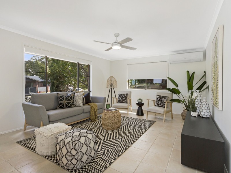 8 Armidale Crescent, Helensvale QLD 4212