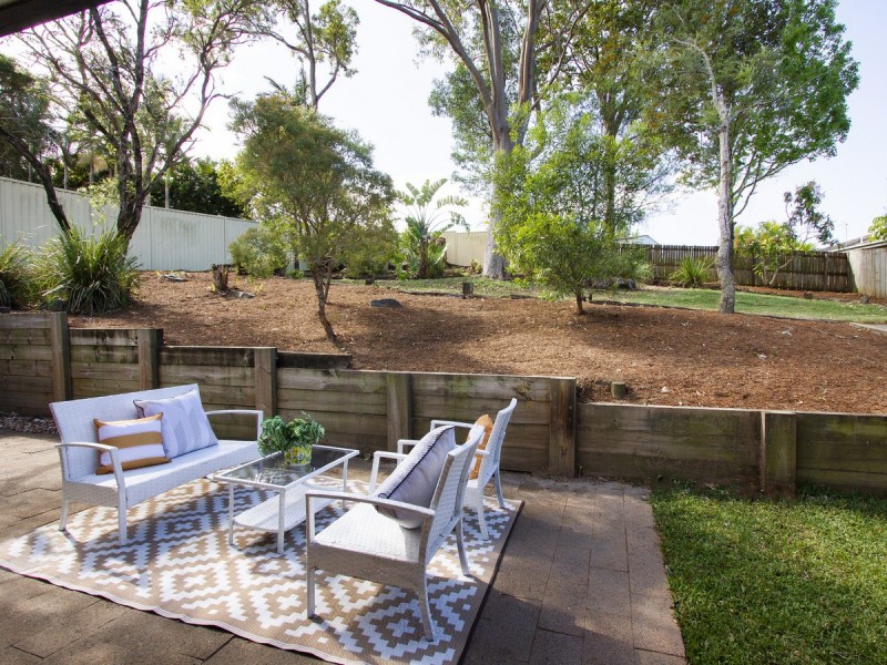 8 Armidale Crescent, Helensvale QLD 4212