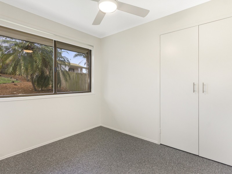 8 Armidale Crescent, Helensvale QLD 4212