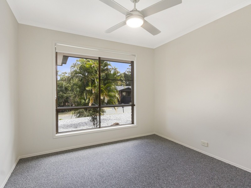 8 Armidale Crescent, Helensvale QLD 4212