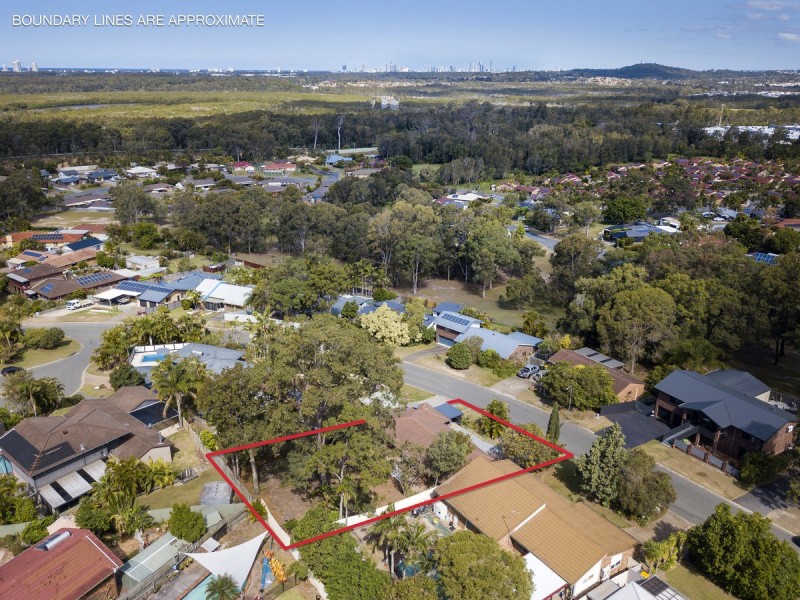 8 Armidale Crescent, Helensvale QLD 4212