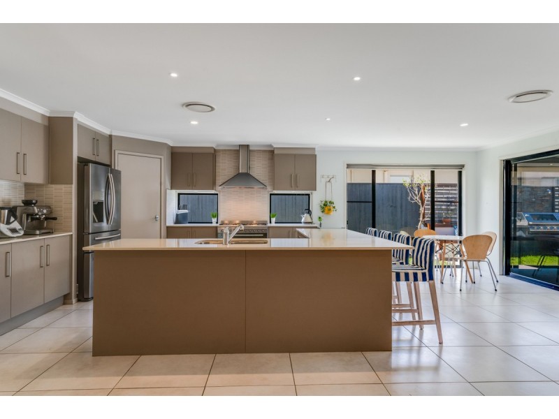 3 Ausmaid Lane, Coomera Waters QLD 4209