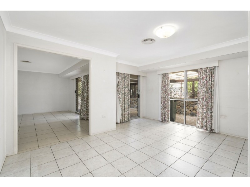 1 Dubbo Court, Helensvale QLD 4212