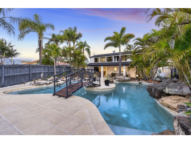 6 Gregory Drive, Carrara QLD 4211