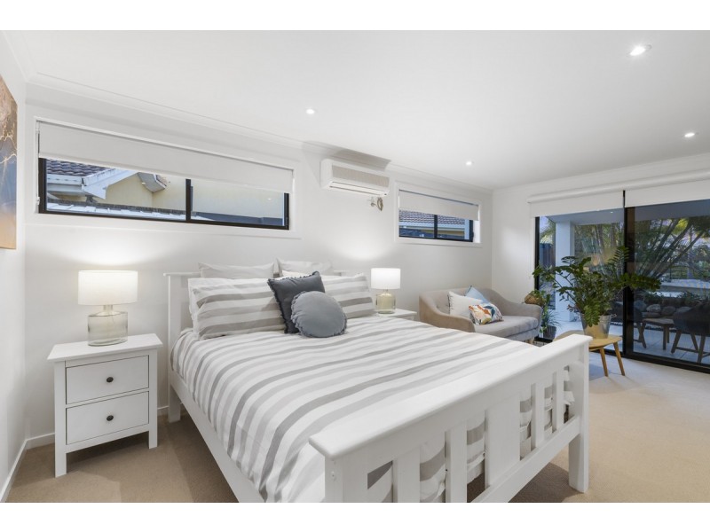 6 Gregory Drive, Carrara QLD 4211